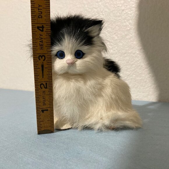 Vintage Black And White Fur Cat Figurine With Blue Eyes - Picture 6 of 6